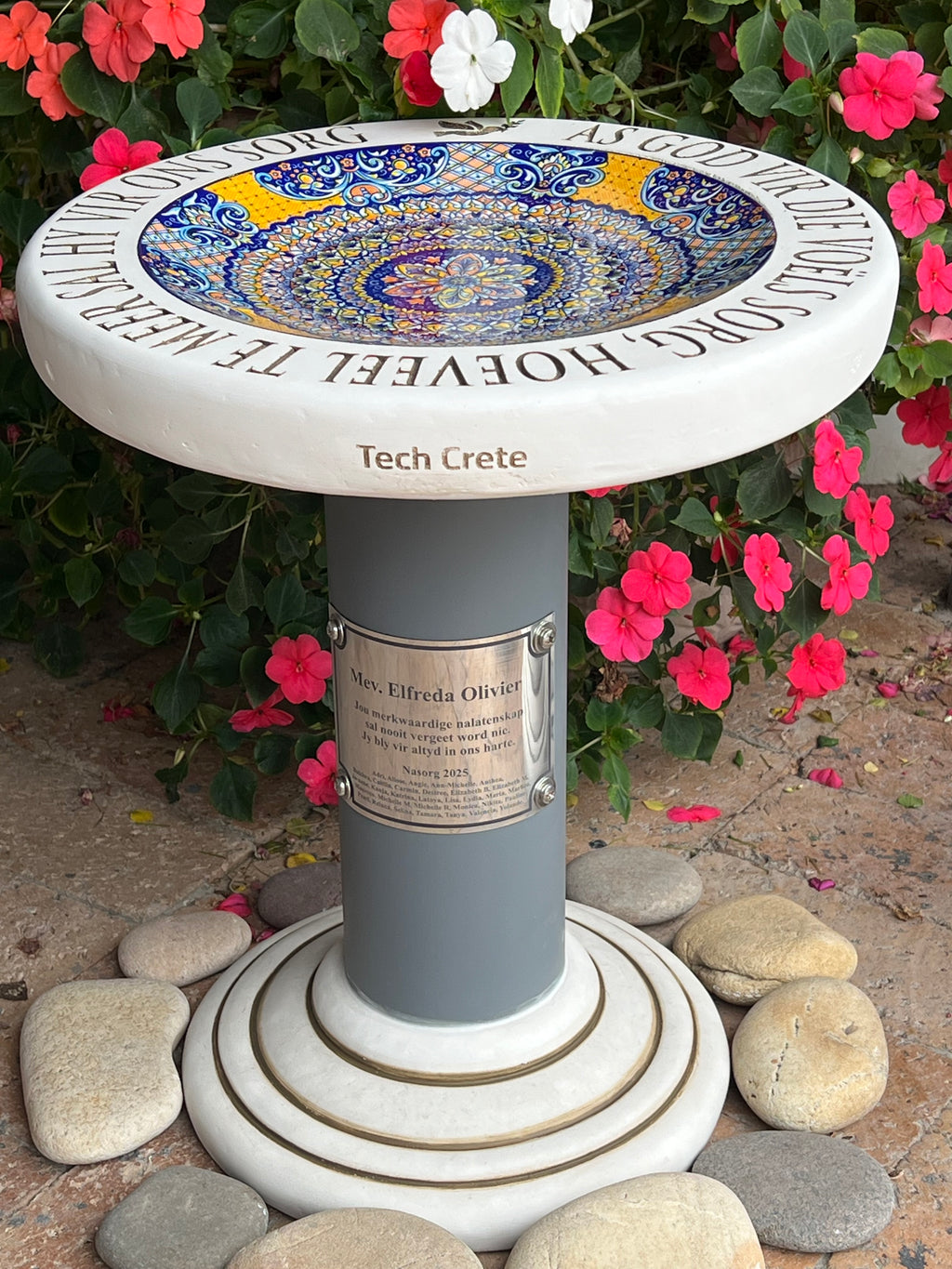 Memorial & Commemorative Birdbaths